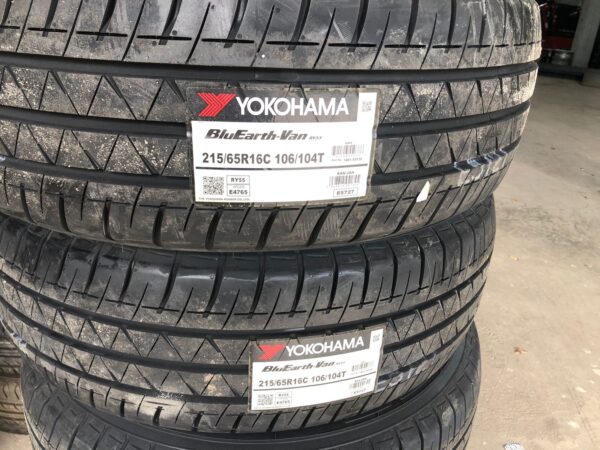 Neumático 215/65 R16c 106t Yokohama Bluearth Van Ry55
